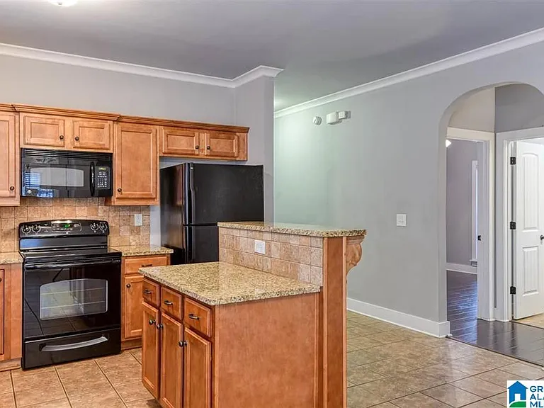 366 Kingston Cir — Photo 2