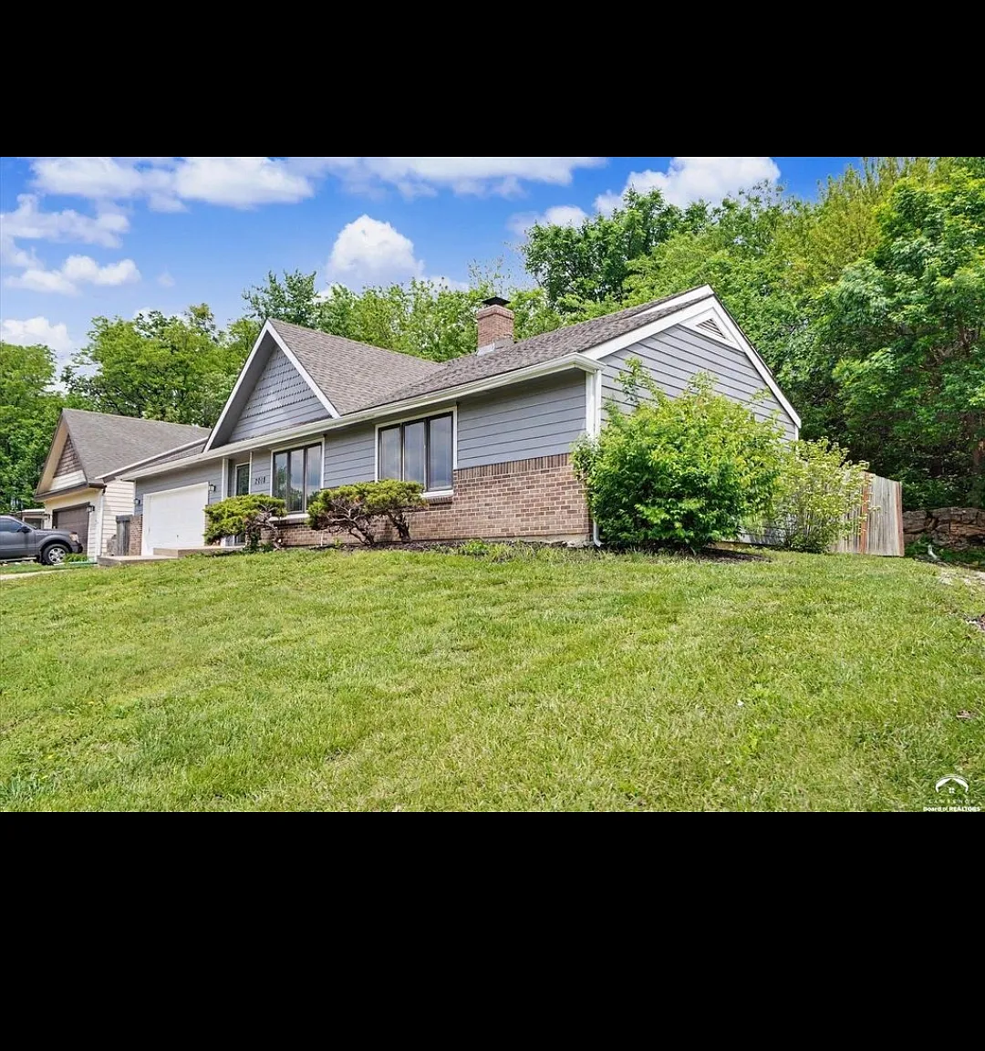3 bed, 2082 sqft, $2,595 — Photo 2