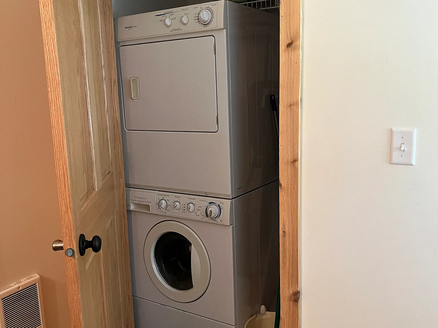 1 bed, 1166 sqft, $1,100 — Photo 3