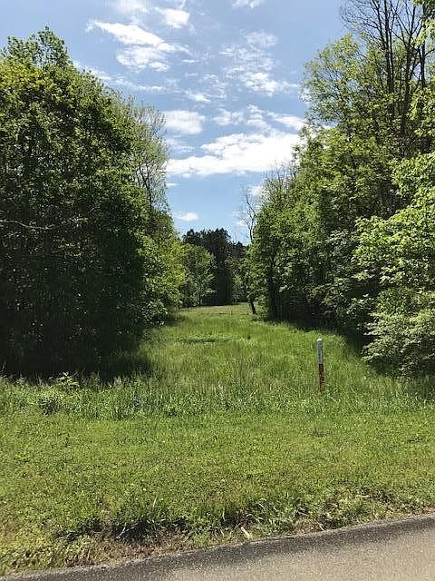2nd image of 662 NW Harrison Pike