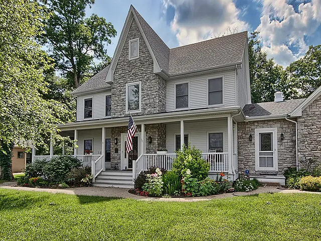 1503 Briarwood Ln photo 1