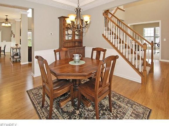 3rd image of 39157 Arlington Dr