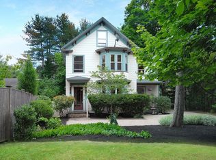 11 Bedford Ct, Concord, MA 01742