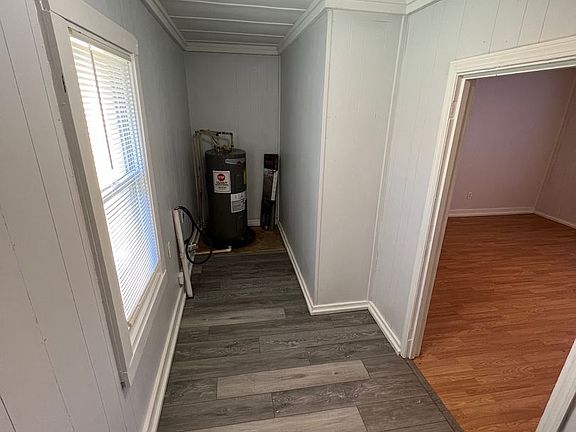 3rd image of 504 Crescent Ave