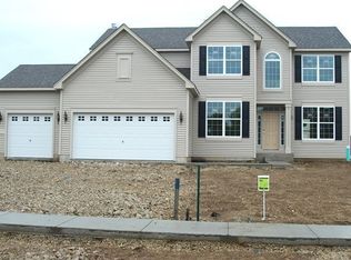 461 Reston Ln, Gilberts, IL 60136