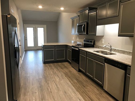 5th image of 1008 Sully Dr