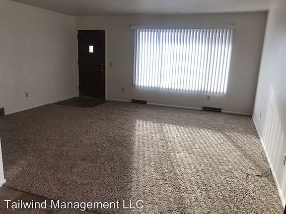 2nd image of 1706 Virginia Ln APT 4
