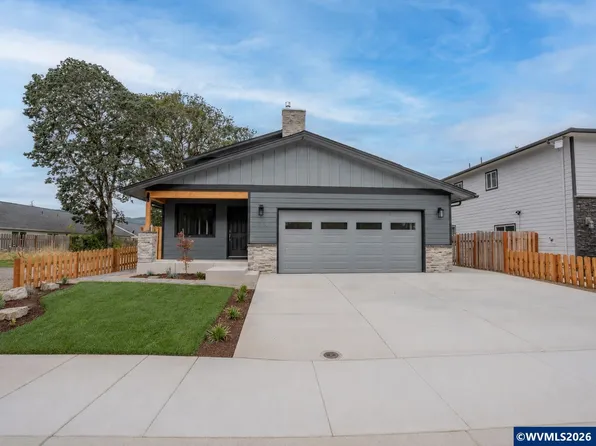2456 Phillips Way, Lebanon, OR 97355