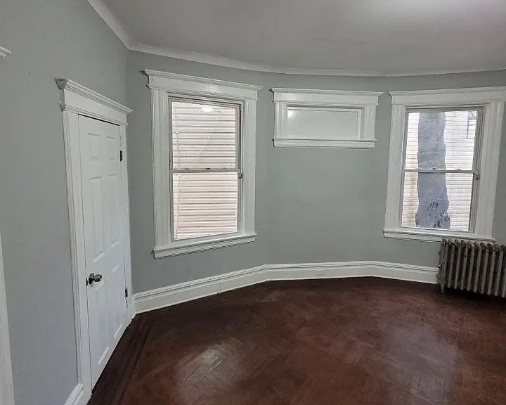 69 Farley Ave #1L — Photo 2