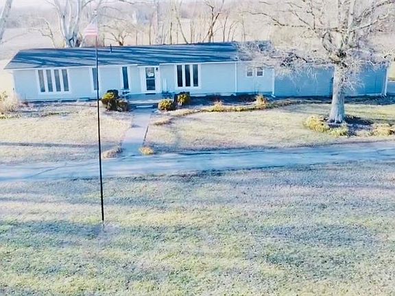 2nd image of 22554 Robertson Rd