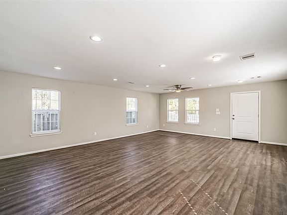 5th image of 3340 Simmons St