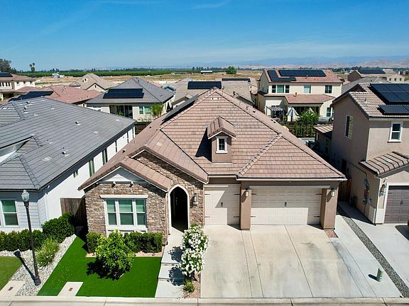 2nd image of 445 Bloom Ln