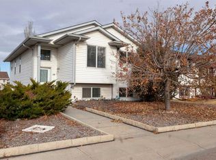 34 S Kirkland Close, Red Deer, AB T4P4A3