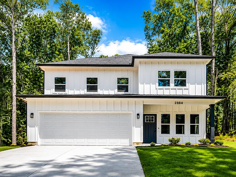 2884 Thompson Cir — Photo 1