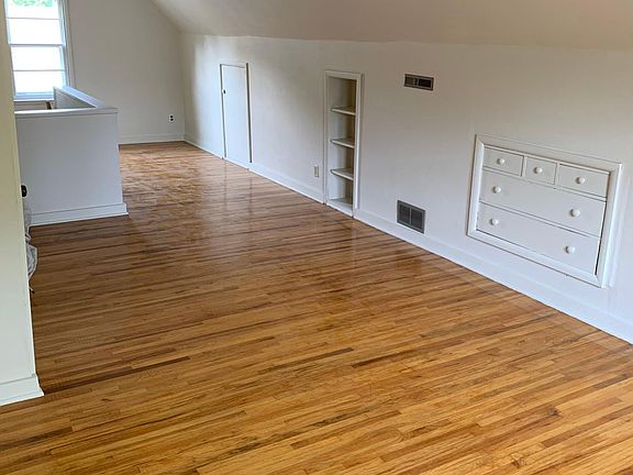 Upper dormer bedroom