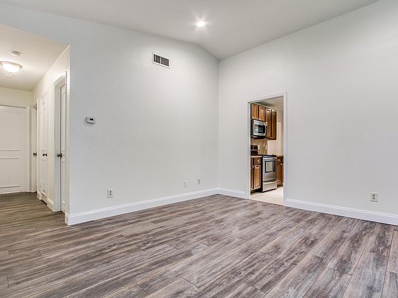 2nd image of 631 Red River Dr