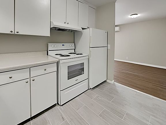 5th image of 550 E Bledsoe St APT B1