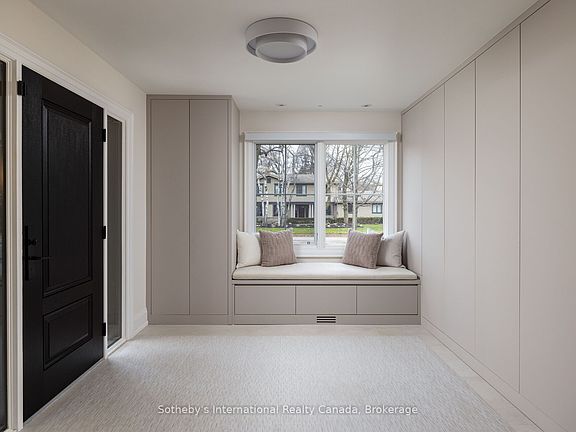 5th image of 246 Cairncroft Rd