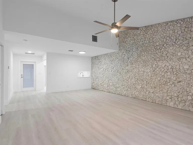 6993 NW 29th Way #6993 — Photo 3