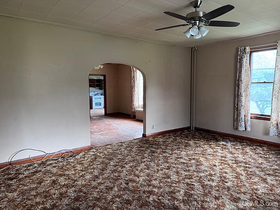2nd image of 641 Kloman Ave
