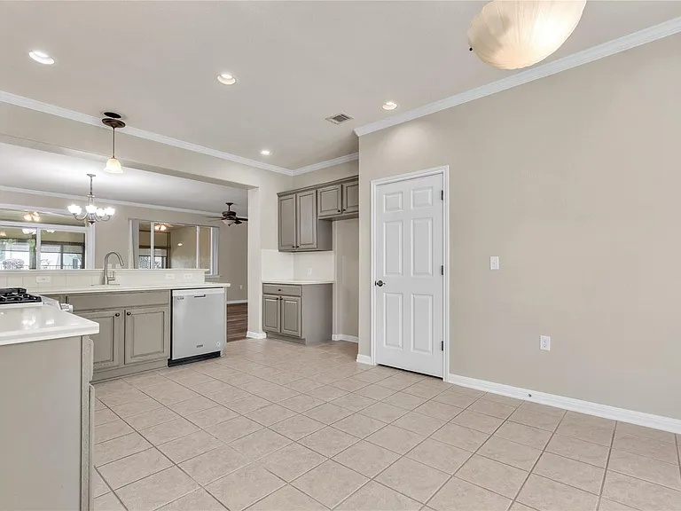 409 Rio Grande Loop — Photo 9