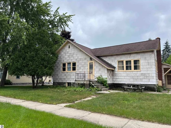 409 W State St, East Tawas, MI 48730