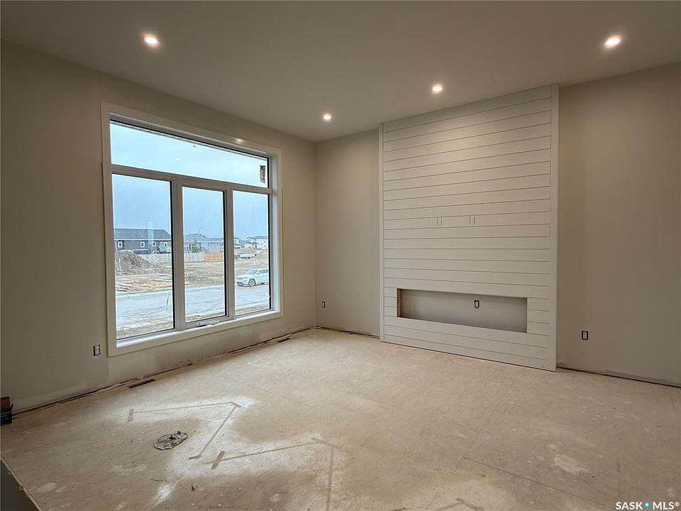 1st image of 812 Ballesteros CRESCENT
