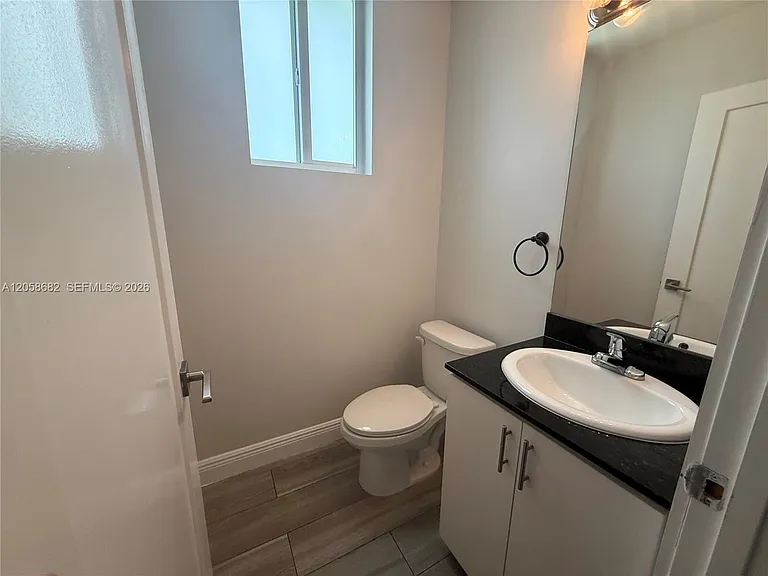 16 E St #177 — Photo 18