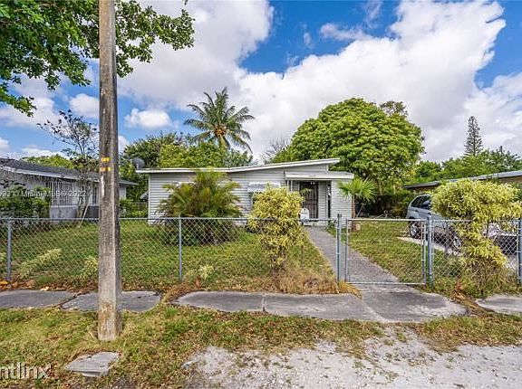 4th image of 14070 NW 5th Pl