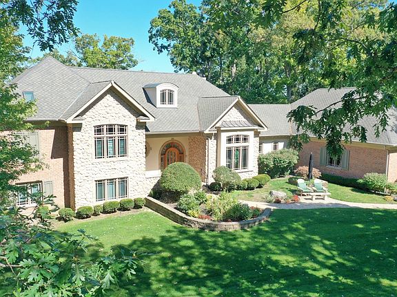 3rd image of 24092 W Old Oak Dr