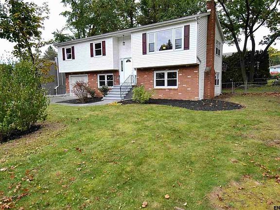 2nd image of 18 Bethwood Dr