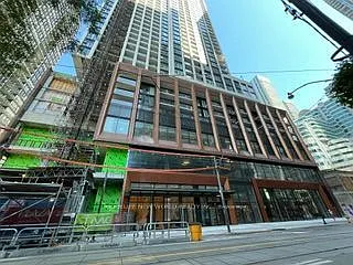 400 King St W #2317