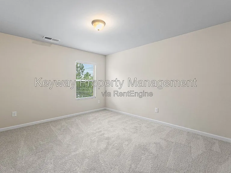 910 Clover Ct — Photo 22