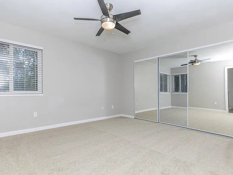 54 Quay Ct — Photo 111