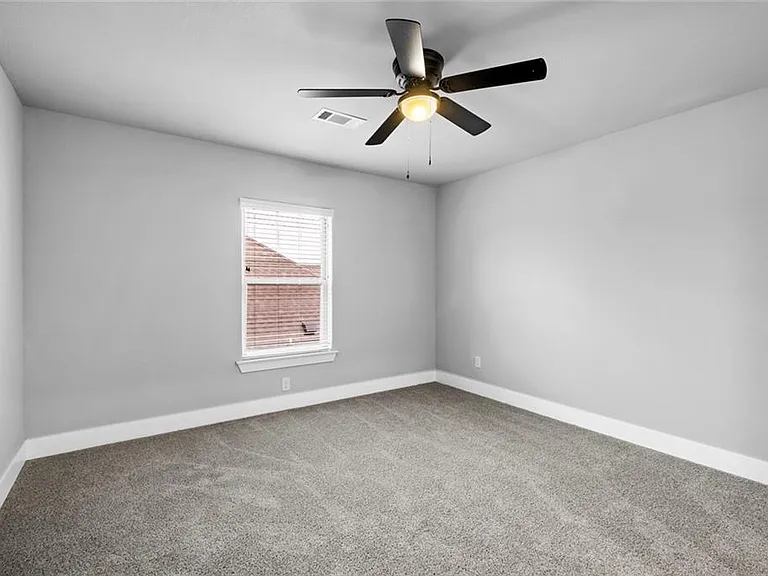 3306 Rosemont Ave — Photo 15