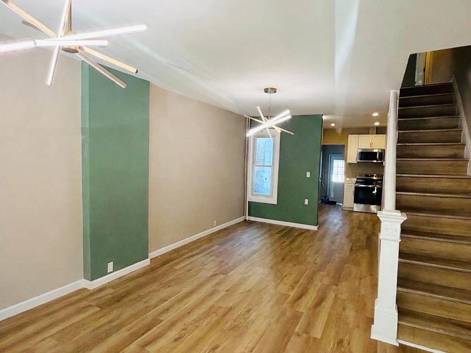 2nd image of 727 S Hall St