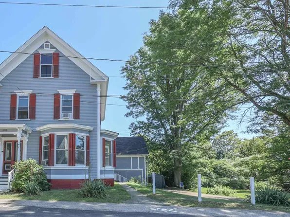 11 Chestnut Street, Tilton, NH 03276