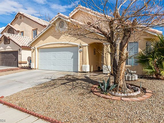 3rd image of 5744 Royal Castle Ln