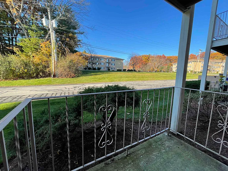 383 Huse Rd #9 — Photo 37