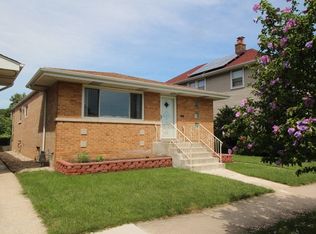 2710 Clinton Ave, Berwyn, IL 60402