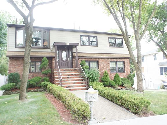 2 Fam 3 Bed in Each Unit