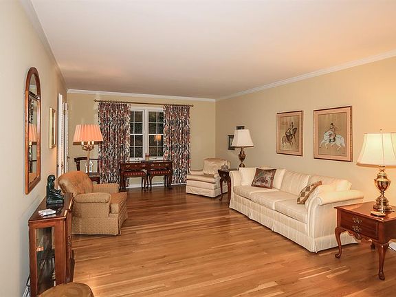 5th image of 8760 Hollyhock Dr