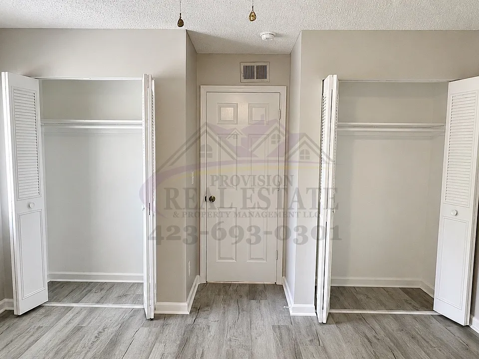 Studio, $995