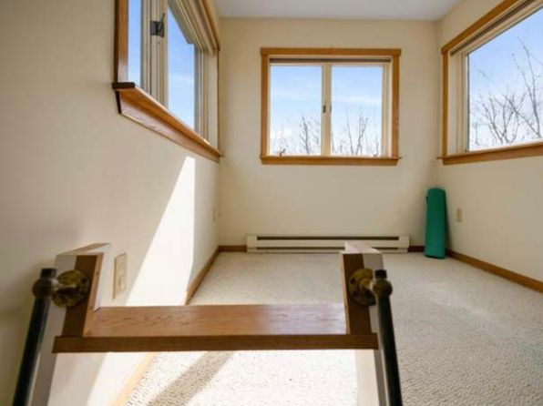 10 Fox Hill Rd, Freeport, ME 04032