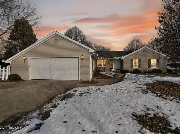 702 Fairway Ln, Wauseon, OH 43567