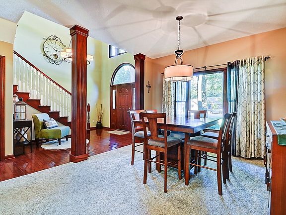 3rd image of 5427 N Acorn Ct