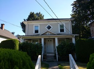 5616 Brooklyn Ave NE, Seattle, WA 98105