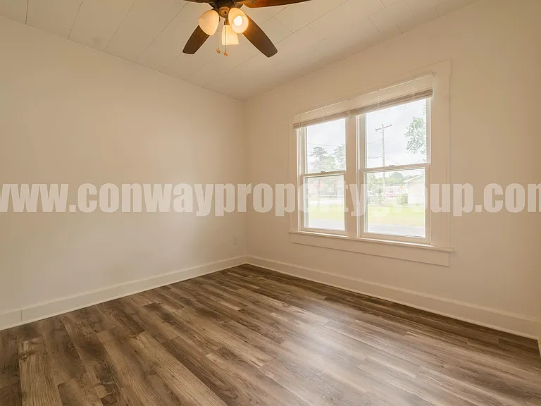 1404 Clifton St — Photo 17