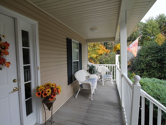 3rd image of 3350 Brooks Pl