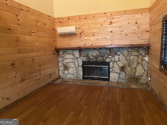 3rd image of 1200 Knollwood Rd